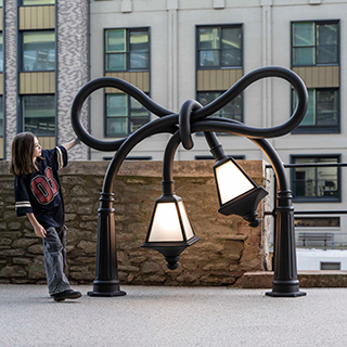 Alex Chinneck - Knotted Lampost - Assembly Bristol